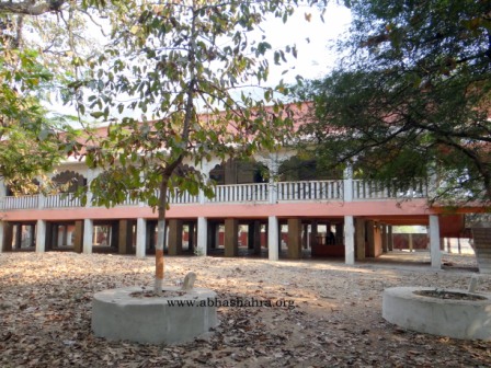 The museum building where one can see paintings depicting Mahaprabhuji's life along with all the Baithaks chitra